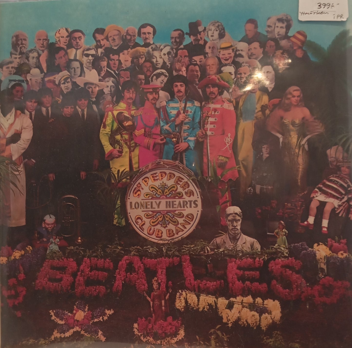 THE BEATLES - SGT PEPPERS LONELY HEARTS CLUB BAND